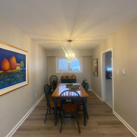Private Room Lakeview House- Westmount Монктон Екстер'єр фото